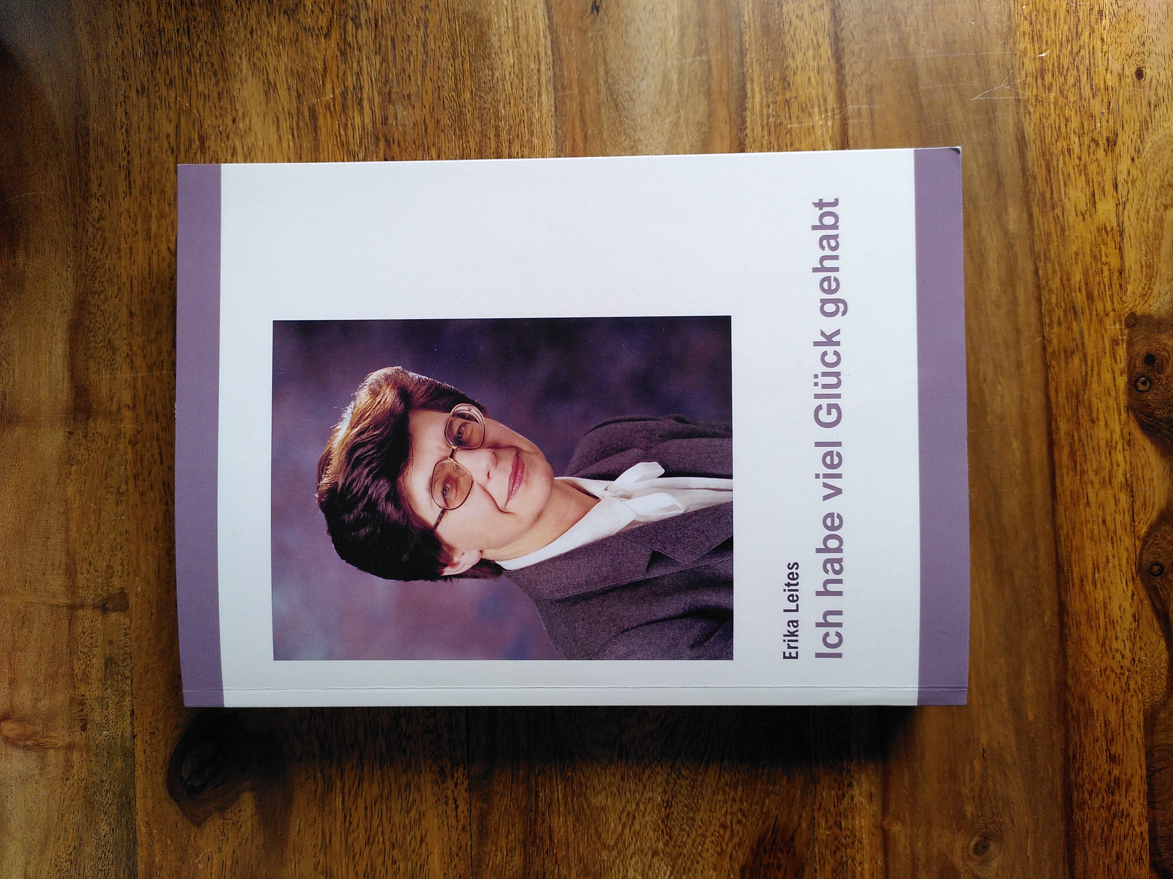 Buchcover mit Porträt und Titel